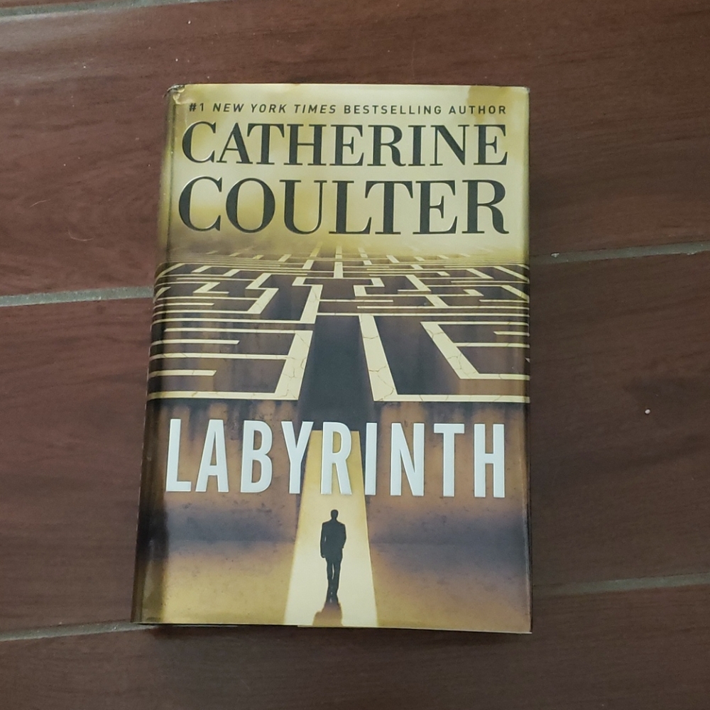 BOGO! Hardcover Labyrinth by Catherine Coulter - Picture 1 of 3